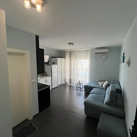 Apartament Loris *