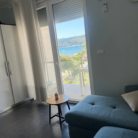 Loris Apartament *